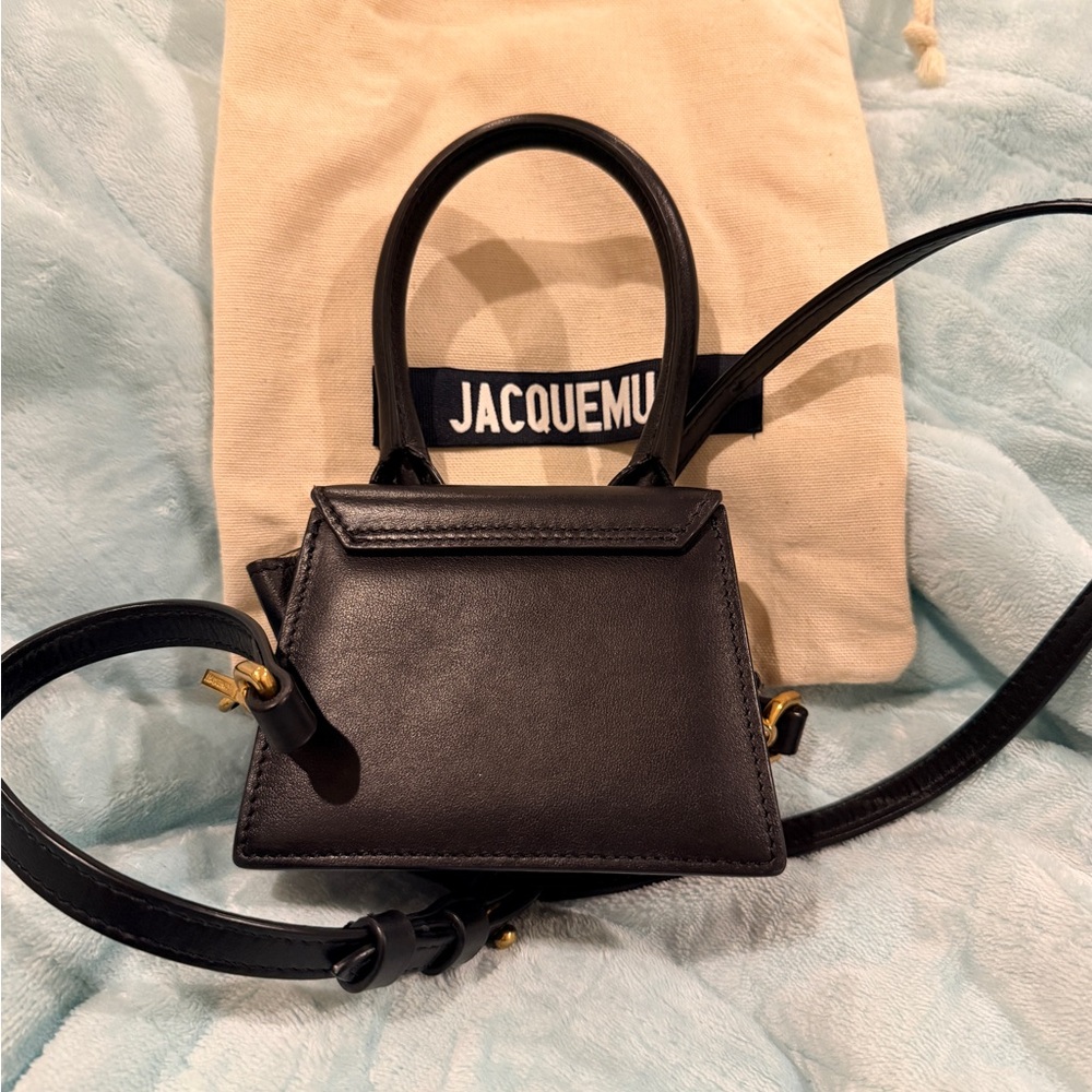 Jacquemus Elegant Black Mini Bag - Picture 2 of 6